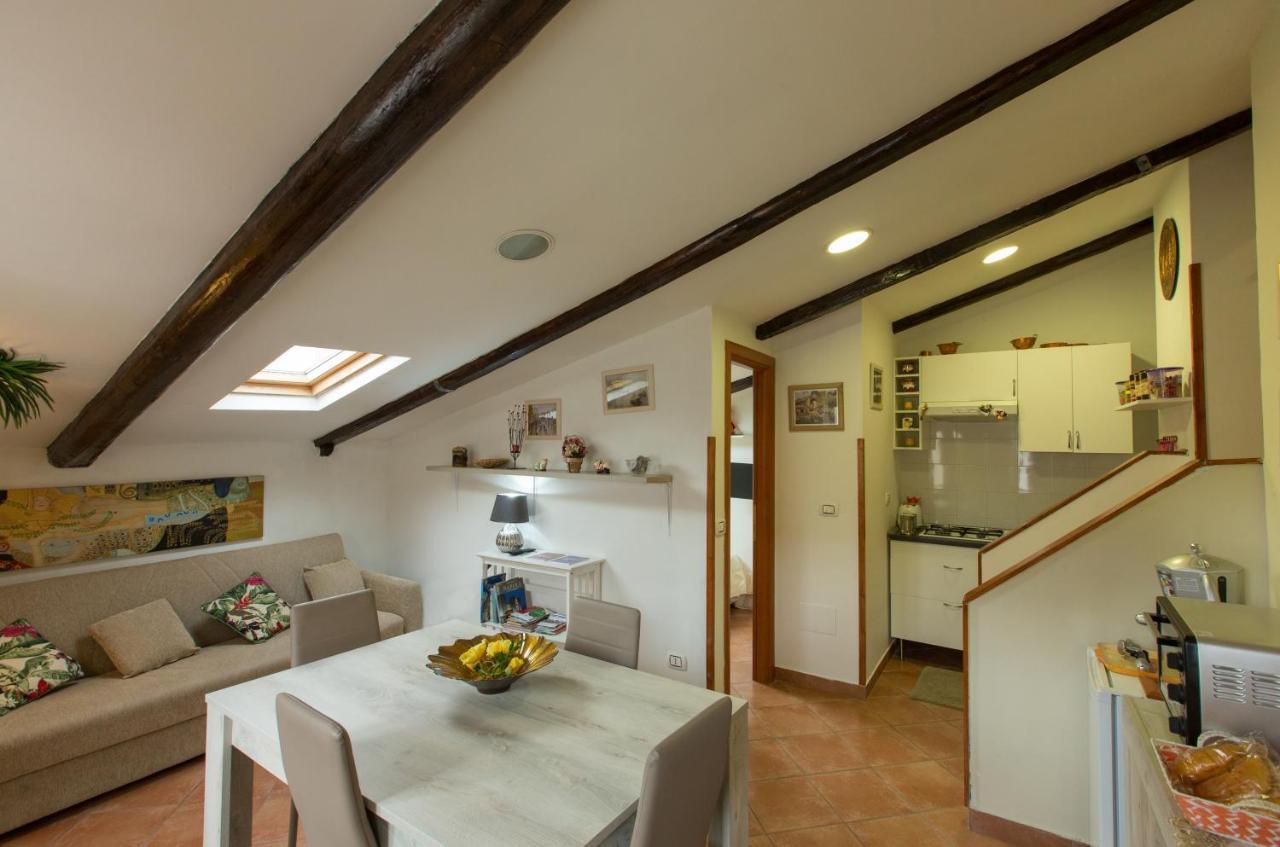 Villa La Mansarda Napoli Esterno foto
